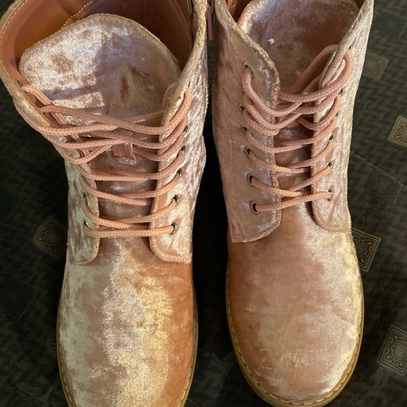 Light Pink Velvet Doc Marten Style Boots. Add to purchase of $25+ for $15. - Picture 1 of 5
